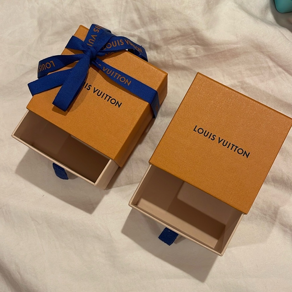 LV Accessories box